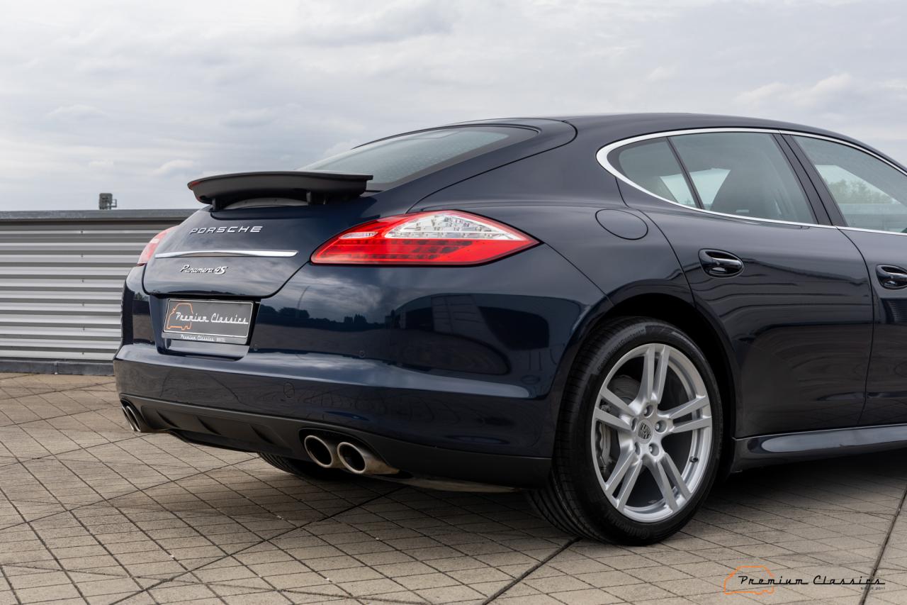 2010 Porsche Panamera 4S