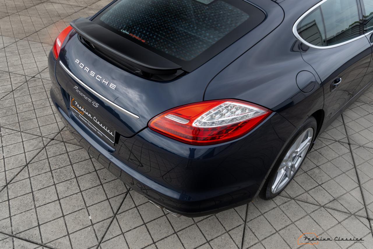 2010 Porsche Panamera 4S