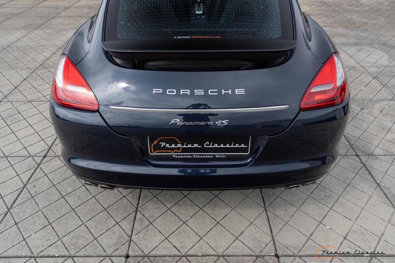 2010 Porsche Panamera 4S