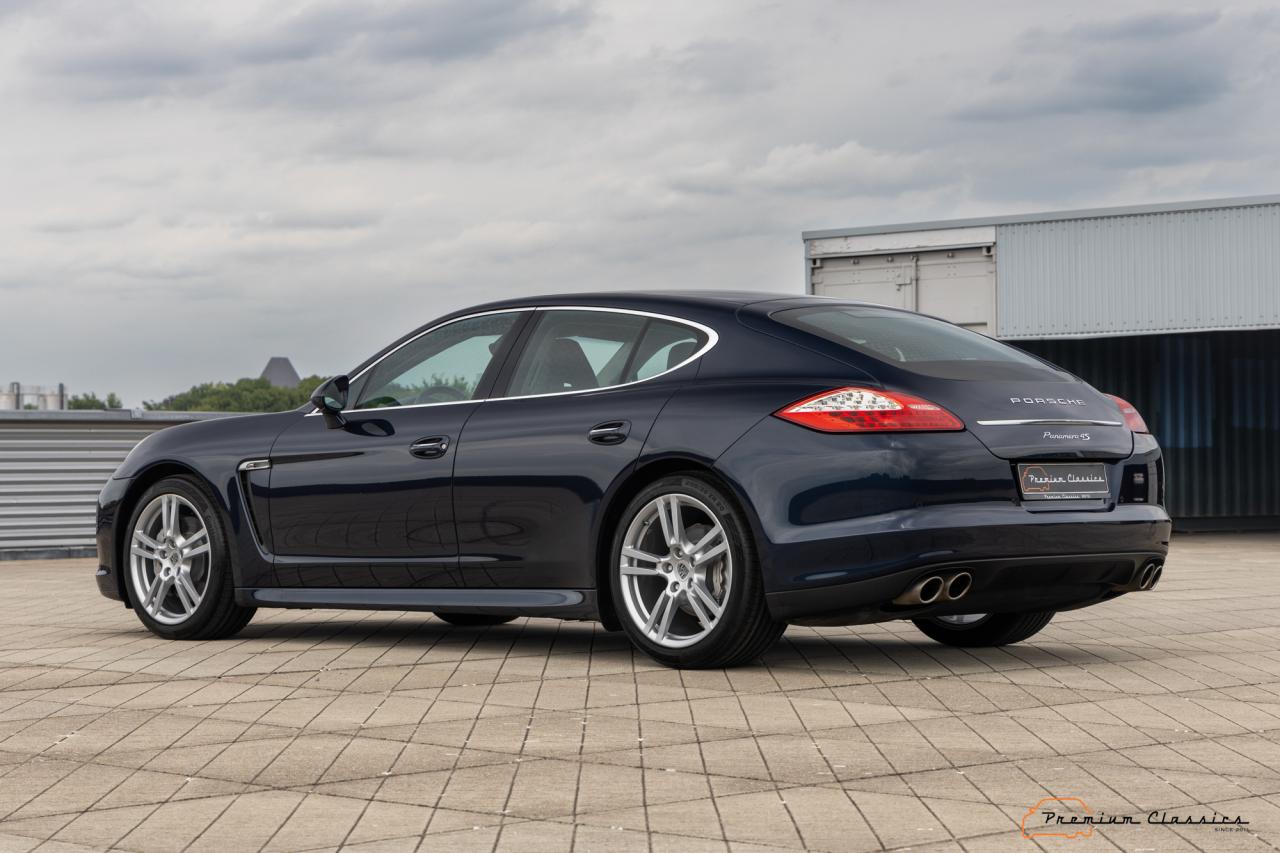 2010 Porsche Panamera 4S