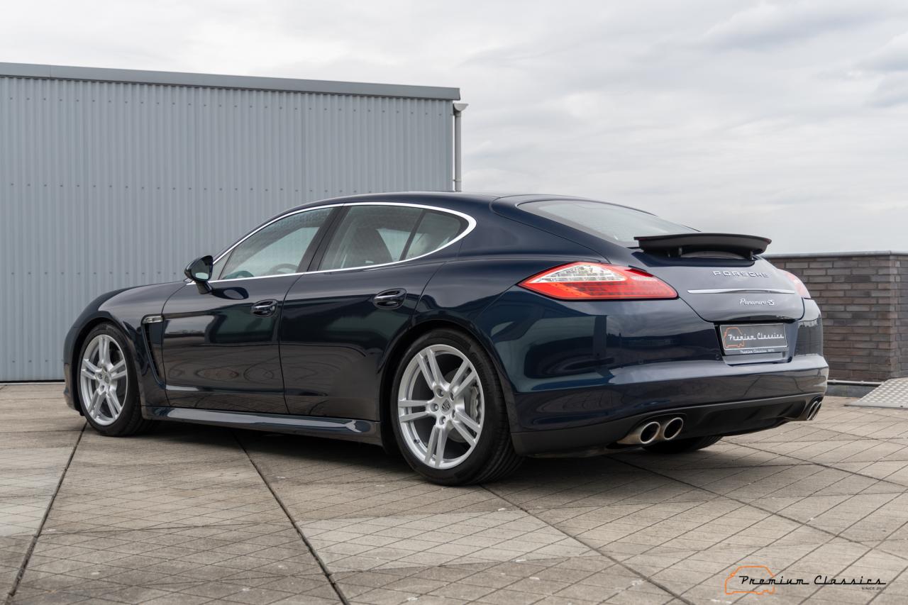 2010 Porsche Panamera 4S