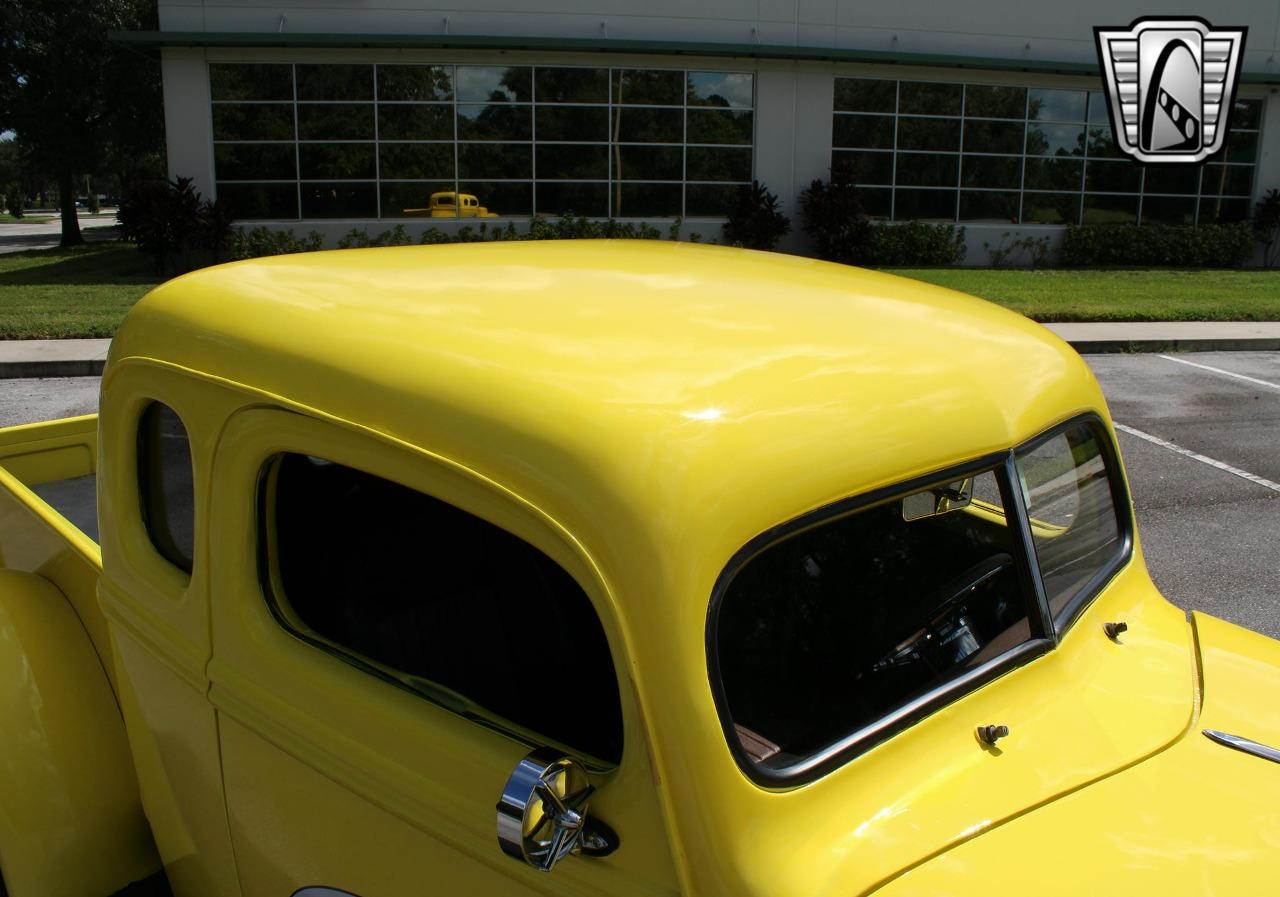 1946 Ford Custom