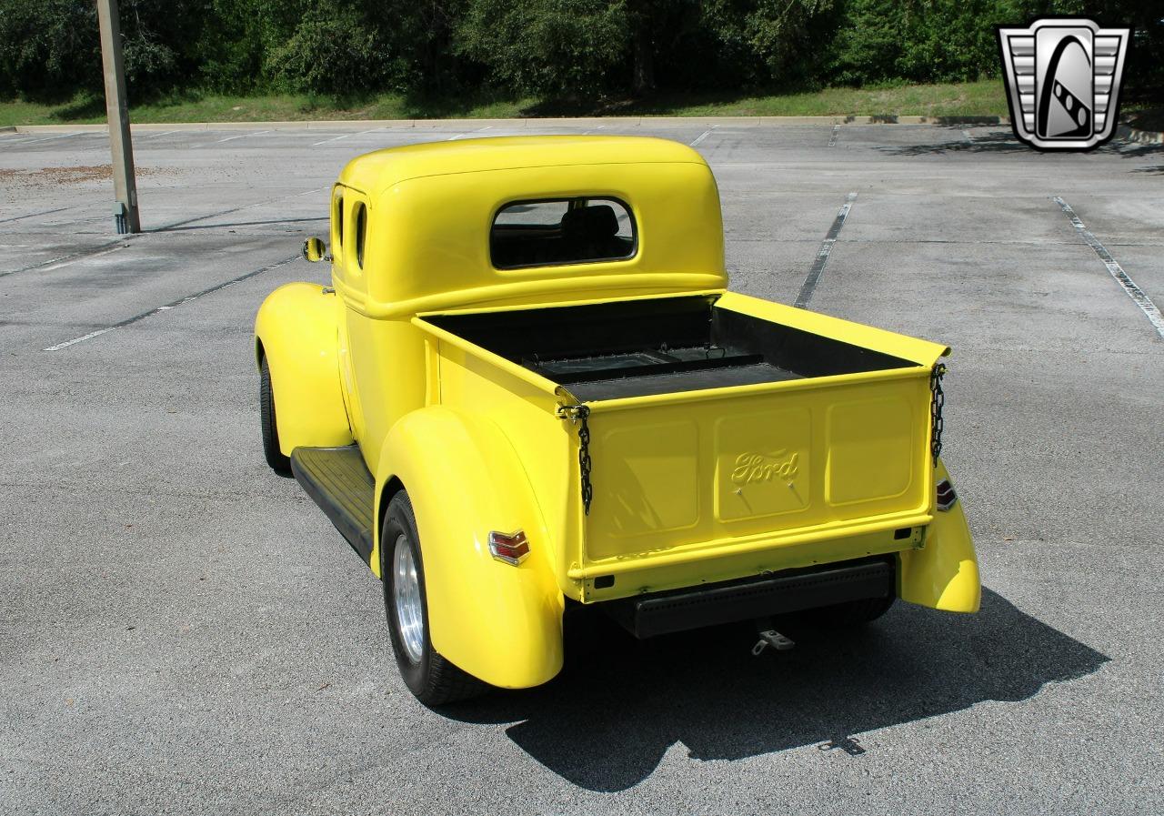 1946 Ford Custom