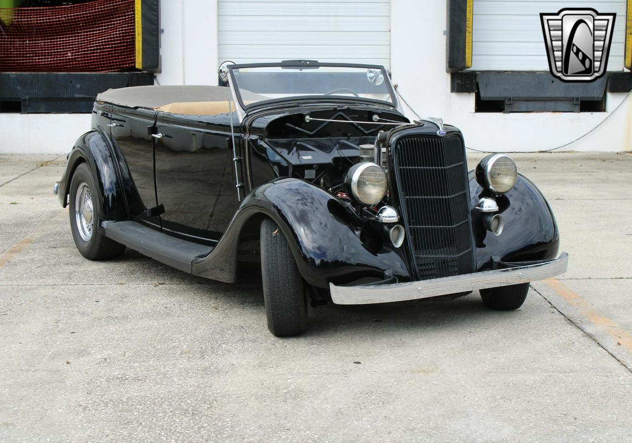 1935 Ford PHAETON