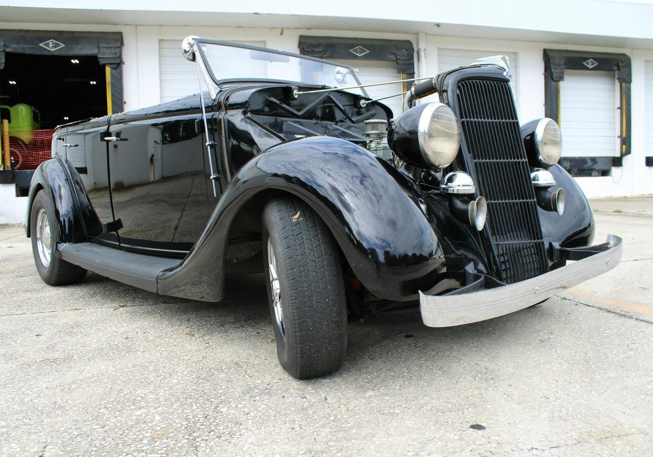 1935 Ford PHAETON