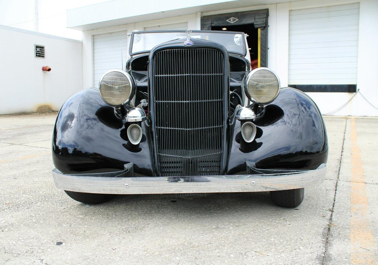 1935 Ford PHAETON