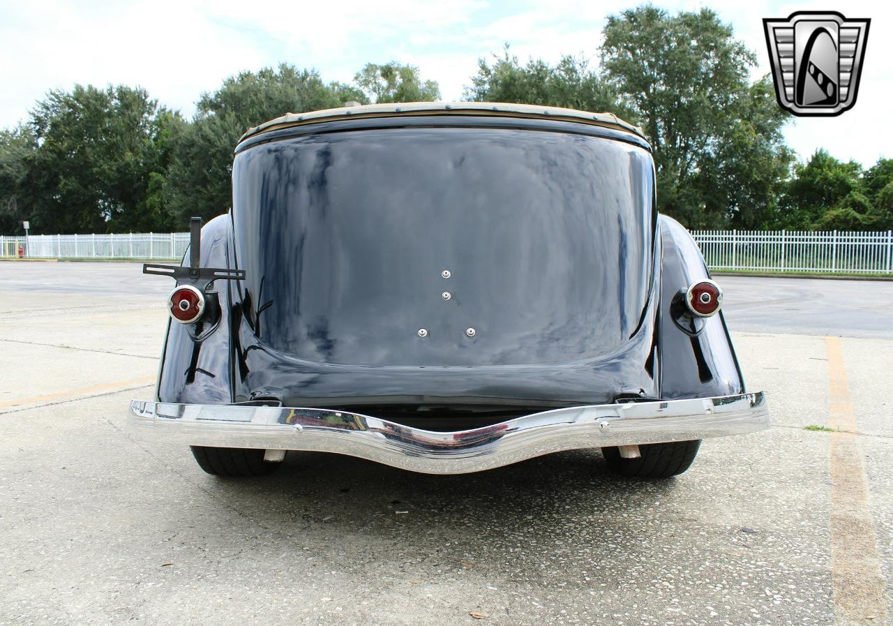 1935 Ford PHAETON