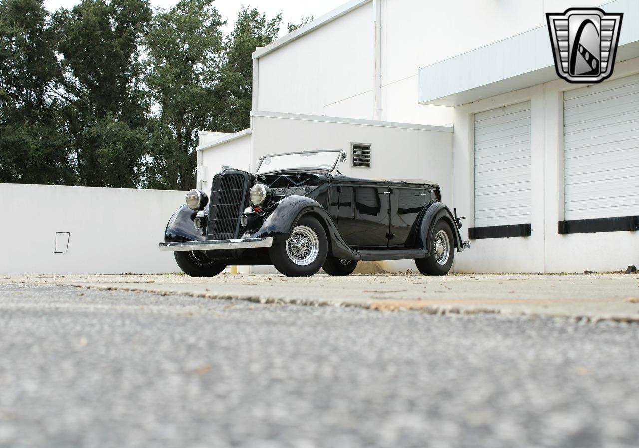 1935 Ford PHAETON