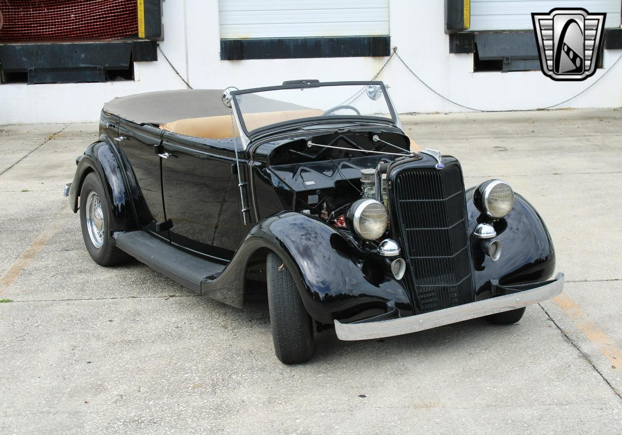 1935 Ford PHAETON