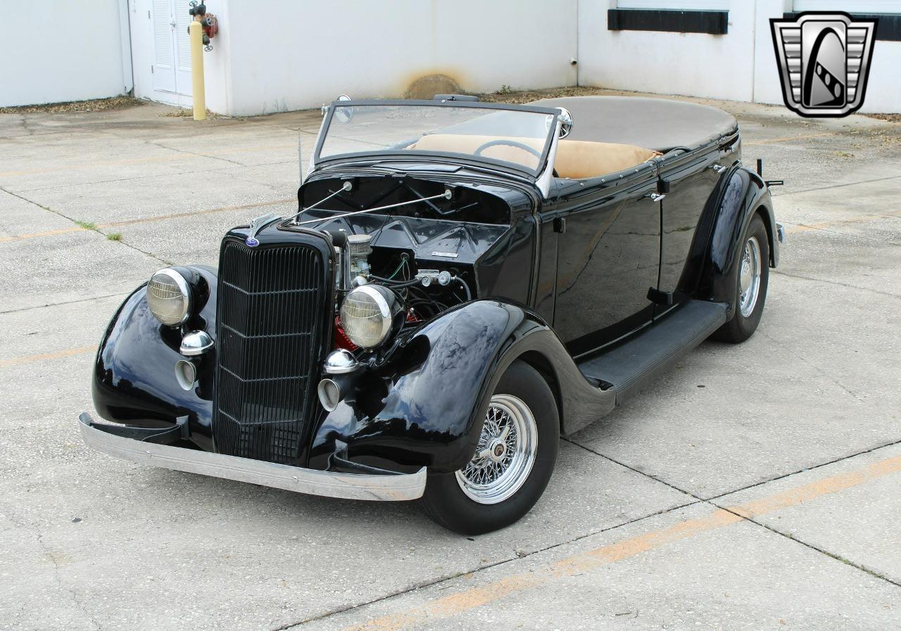 1935 Ford PHAETON