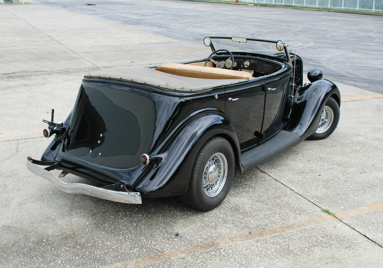 1935 Ford PHAETON