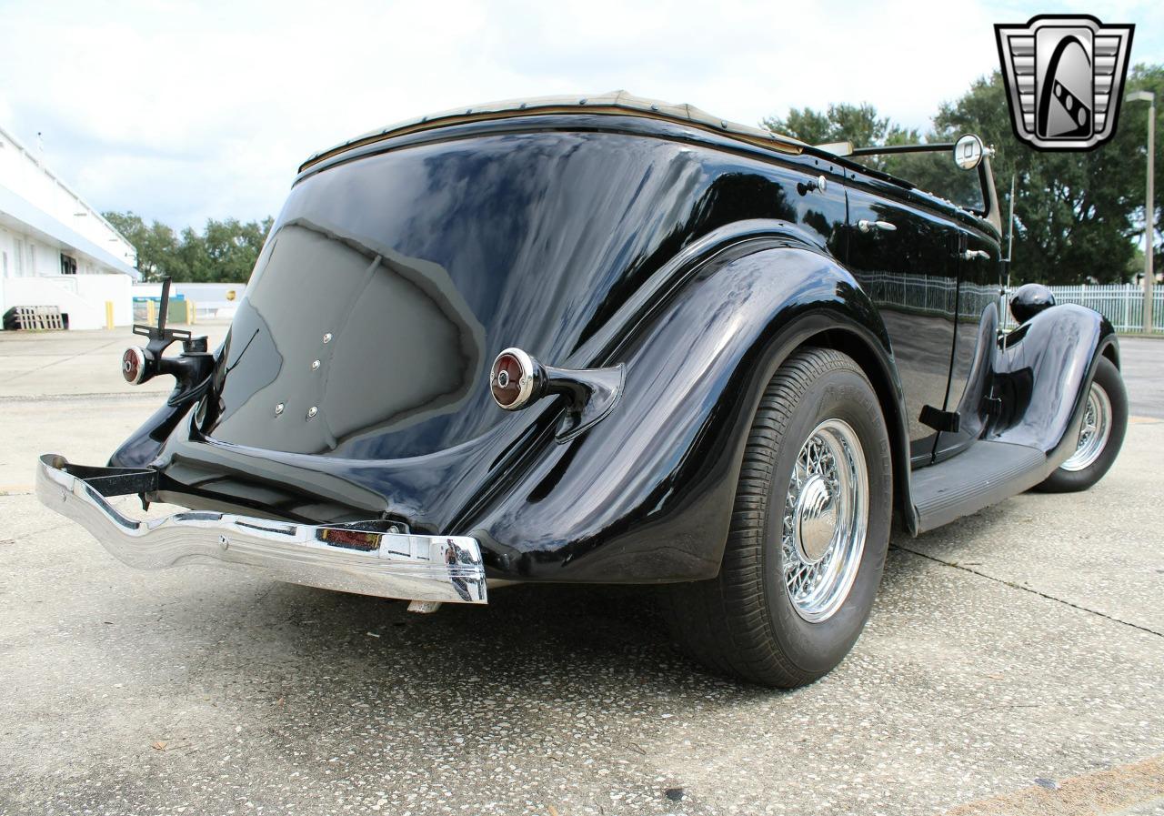 1935 Ford PHAETON