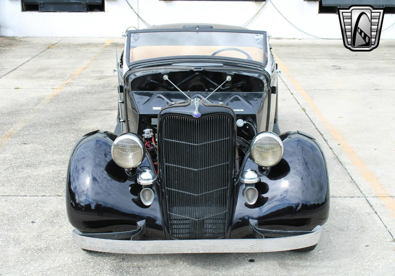 1935 Ford PHAETON