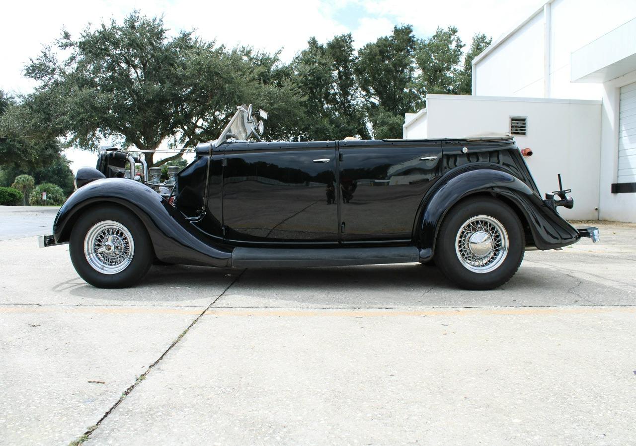 1935 Ford PHAETON