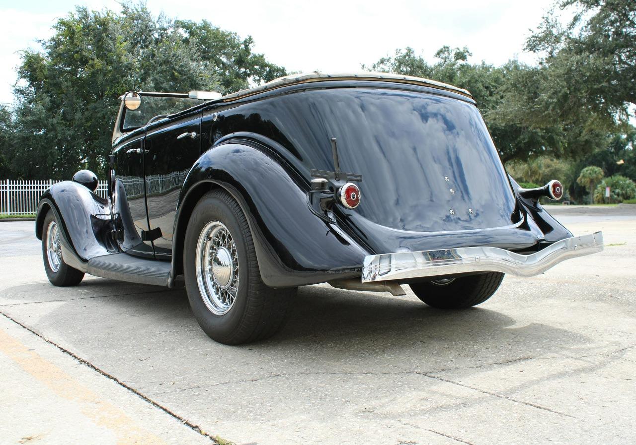 1935 Ford PHAETON