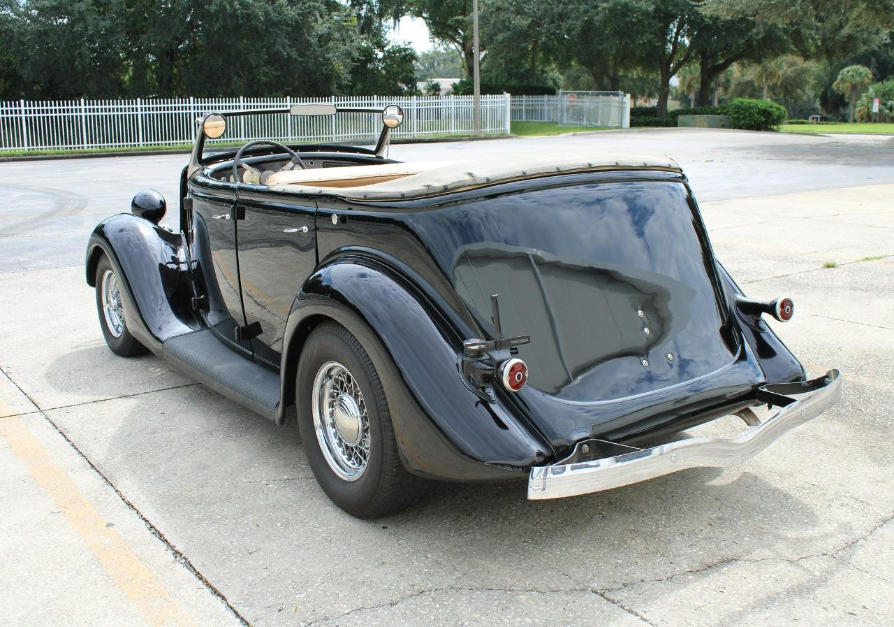 1935 Ford PHAETON