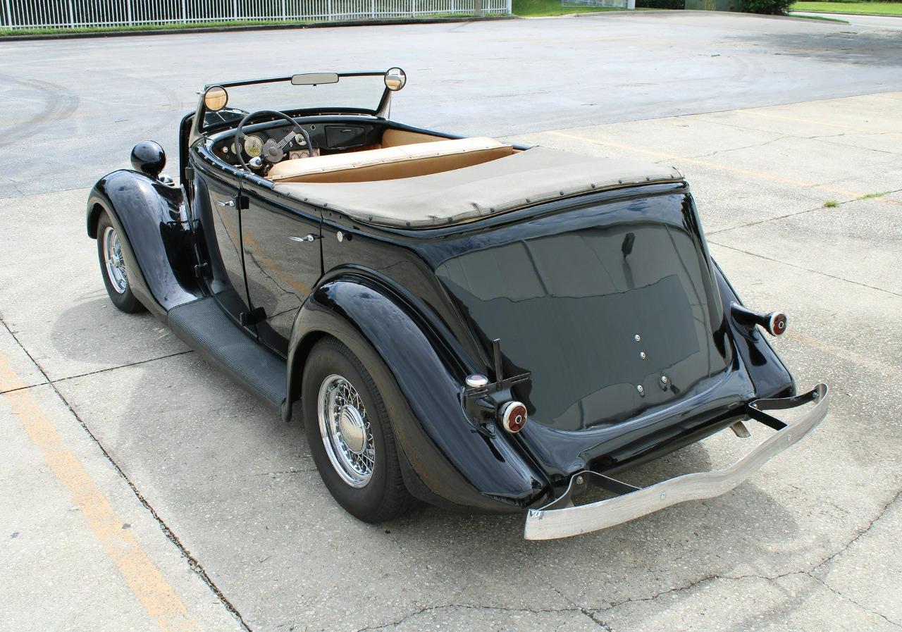 1935 Ford PHAETON