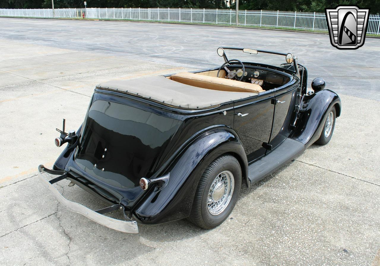 1935 Ford PHAETON