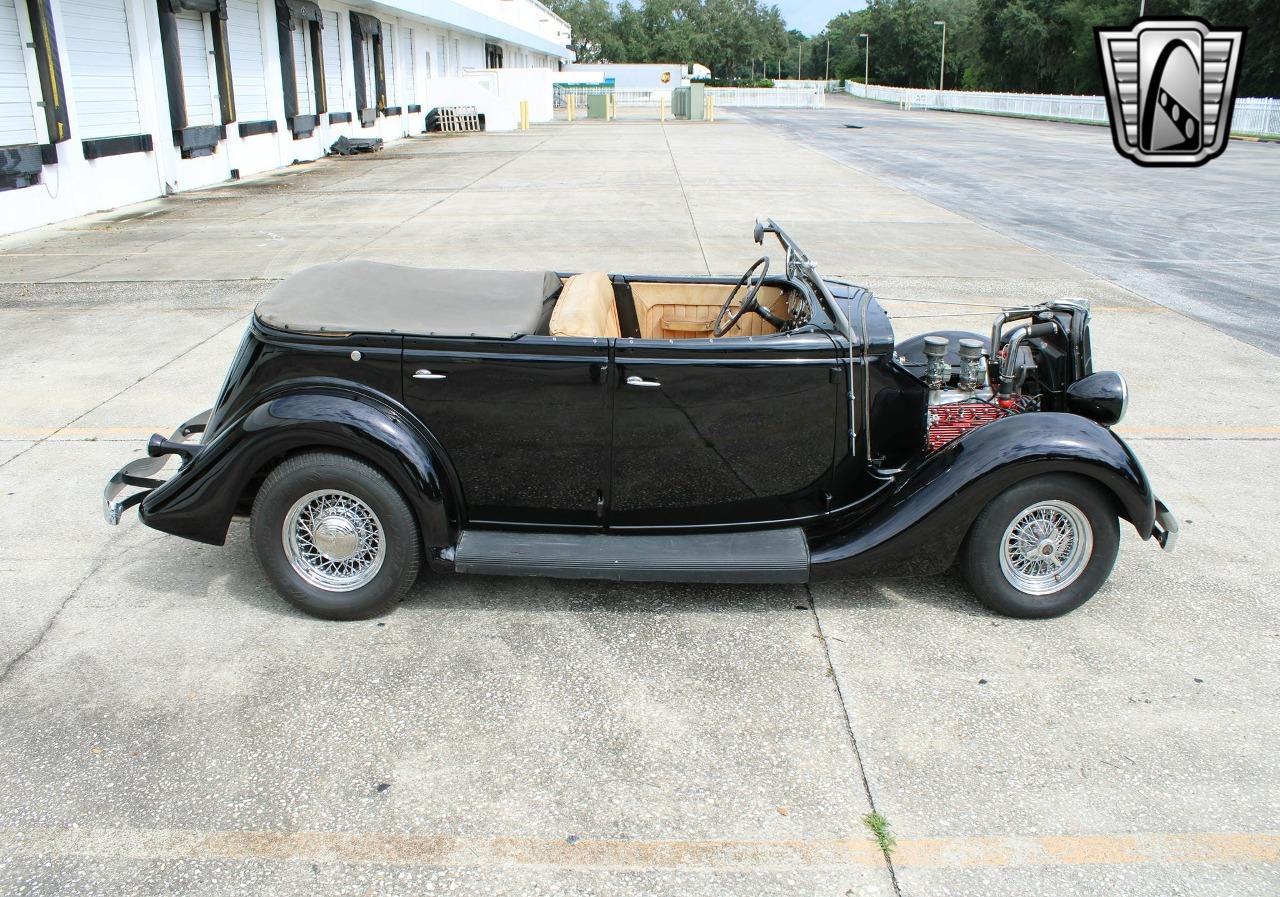 1935 Ford PHAETON