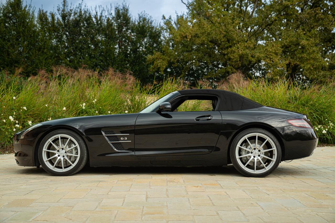 2011 Mercedes - Benz SLS AMG Roadster