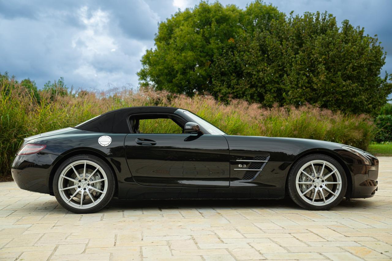 2011 Mercedes - Benz SLS AMG Roadster