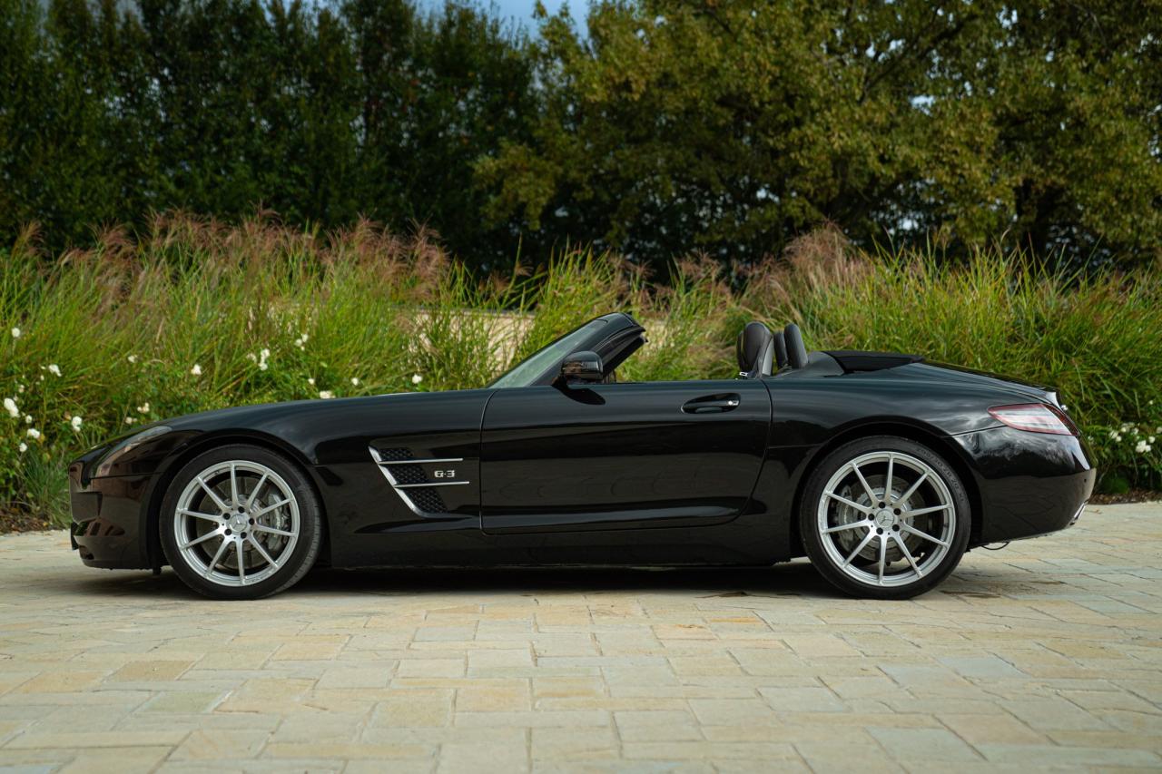 2011 Mercedes - Benz SLS AMG Roadster