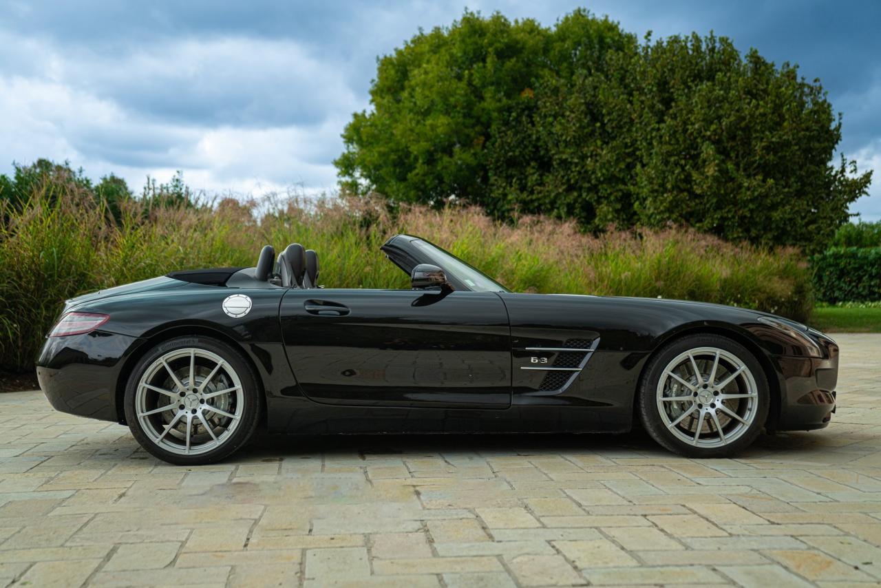 2011 Mercedes - Benz SLS AMG Roadster