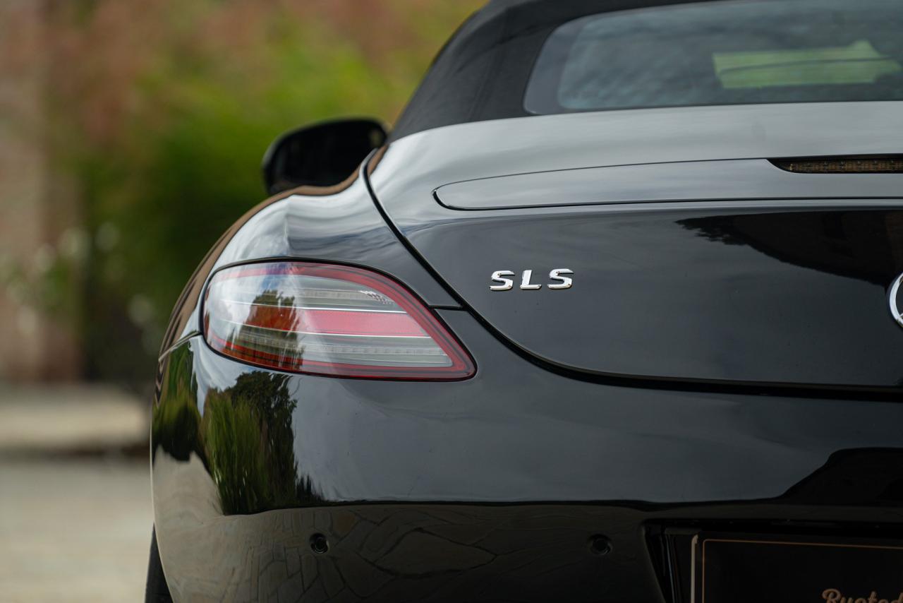 2011 Mercedes - Benz SLS AMG Roadster