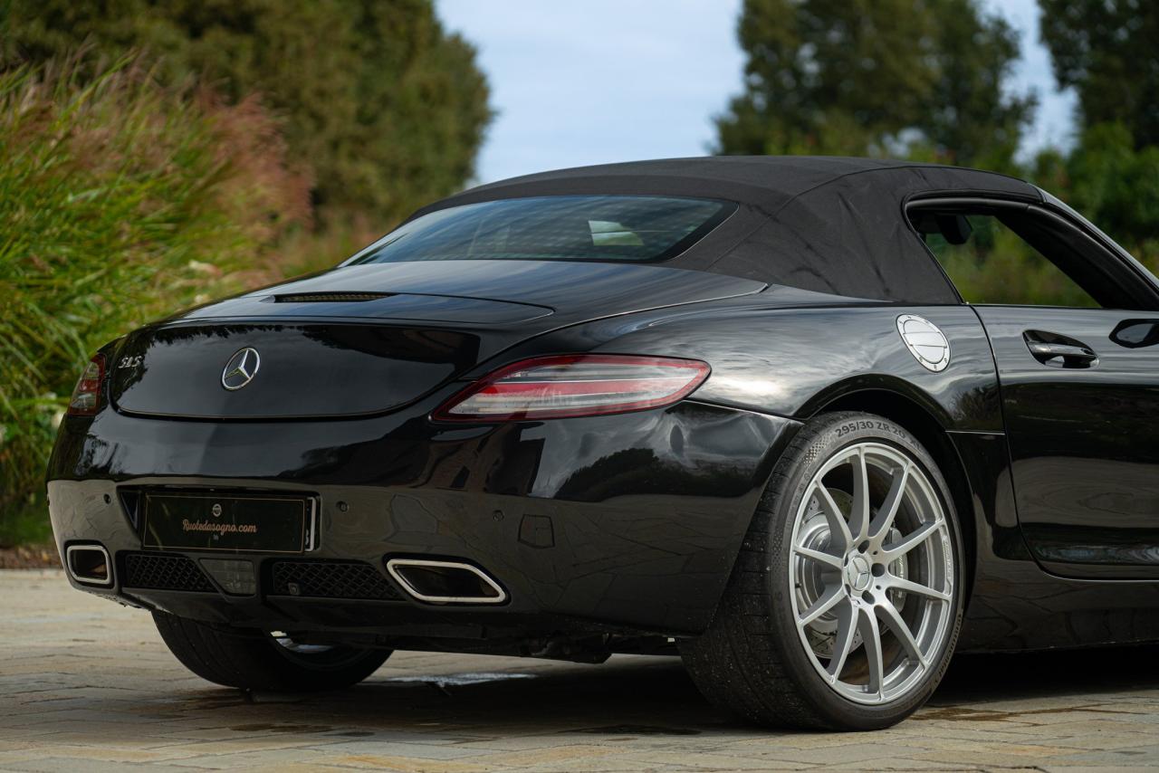 2011 Mercedes - Benz SLS AMG Roadster