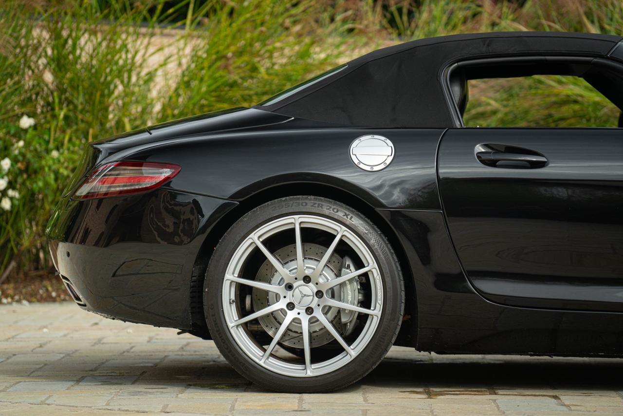 2011 Mercedes - Benz SLS AMG Roadster