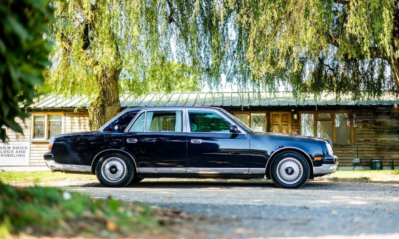 2004 Toyota Century