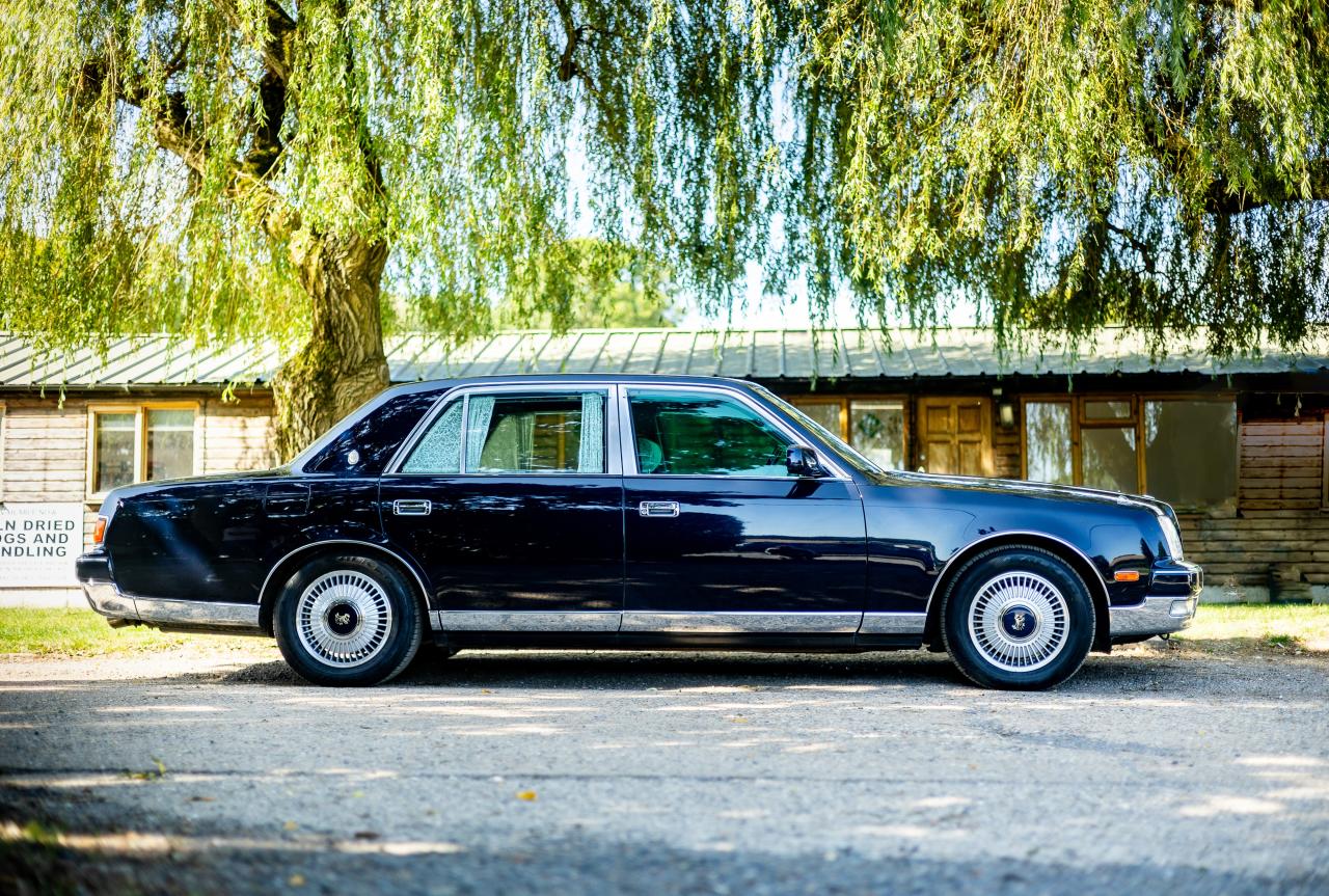 2004 Toyota Century