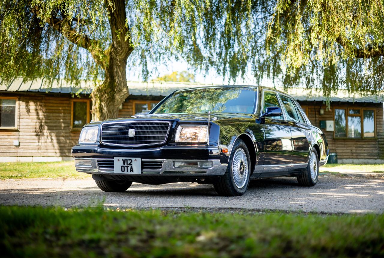 2004 Toyota Century