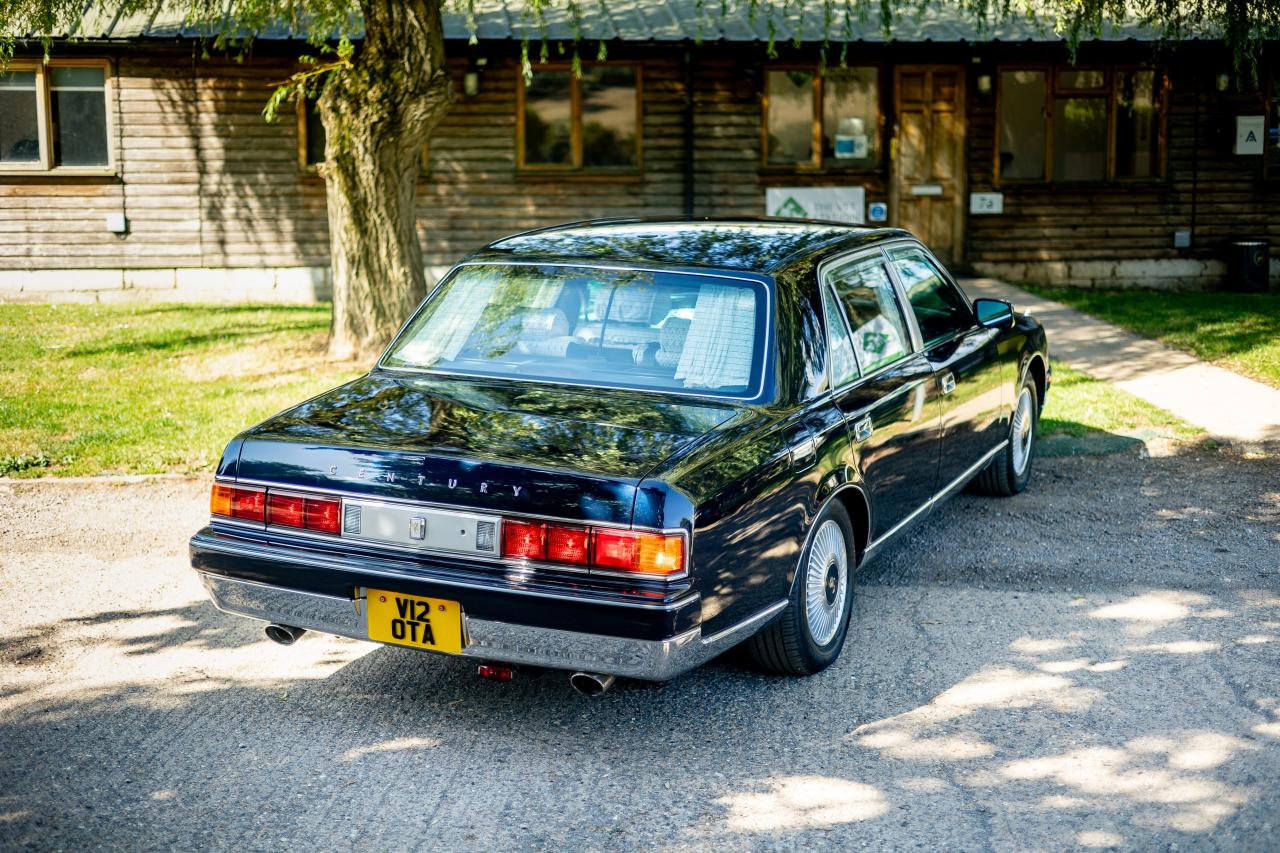 2004 Toyota Century