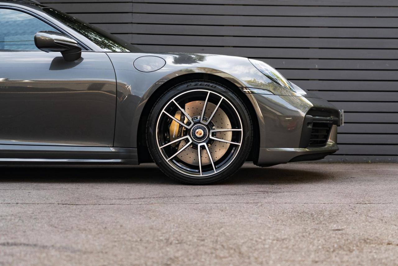 2022 Porsche 911 (992) TURBO S