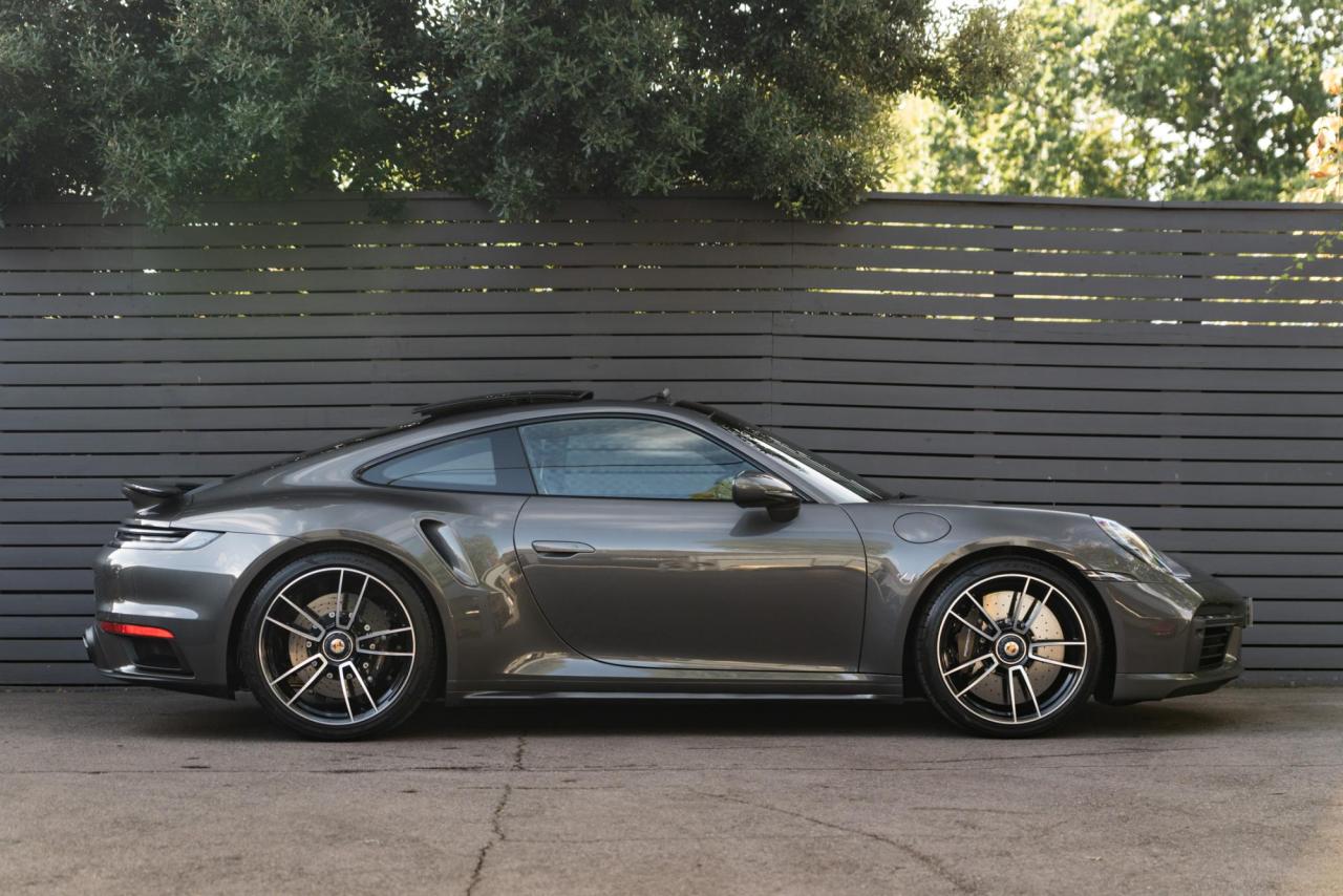 2022 Porsche 911 (992) TURBO S