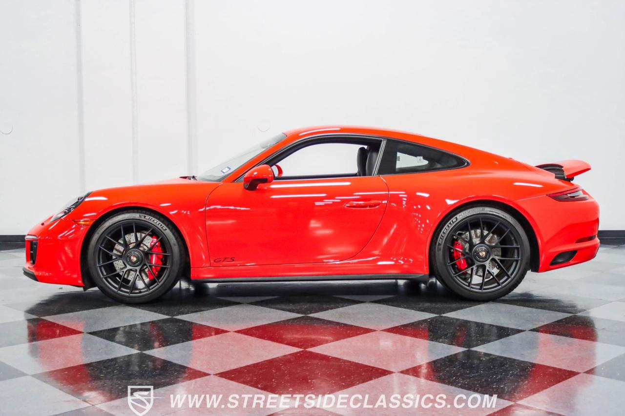 2018 Porsche 911 Carrera GTS