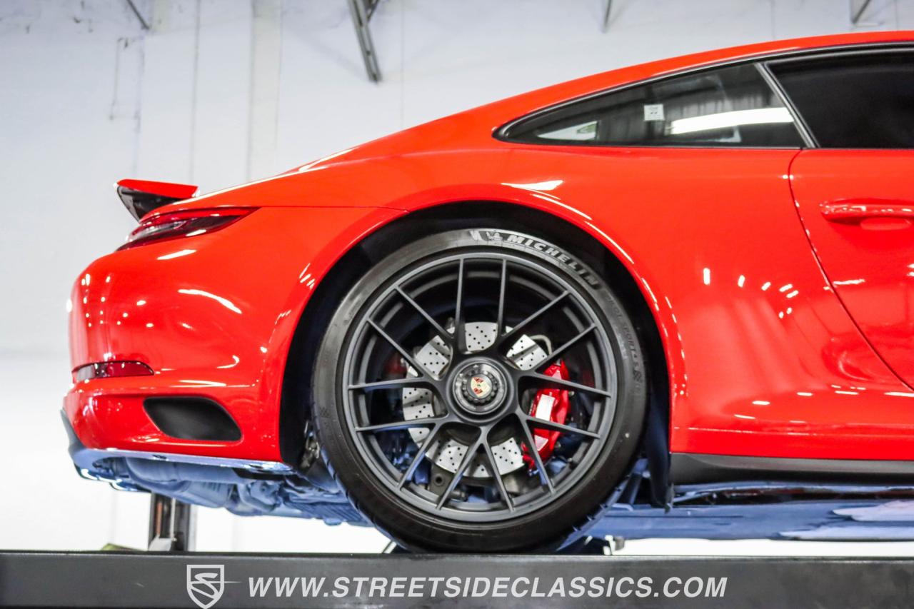 2018 Porsche 911 Carrera GTS