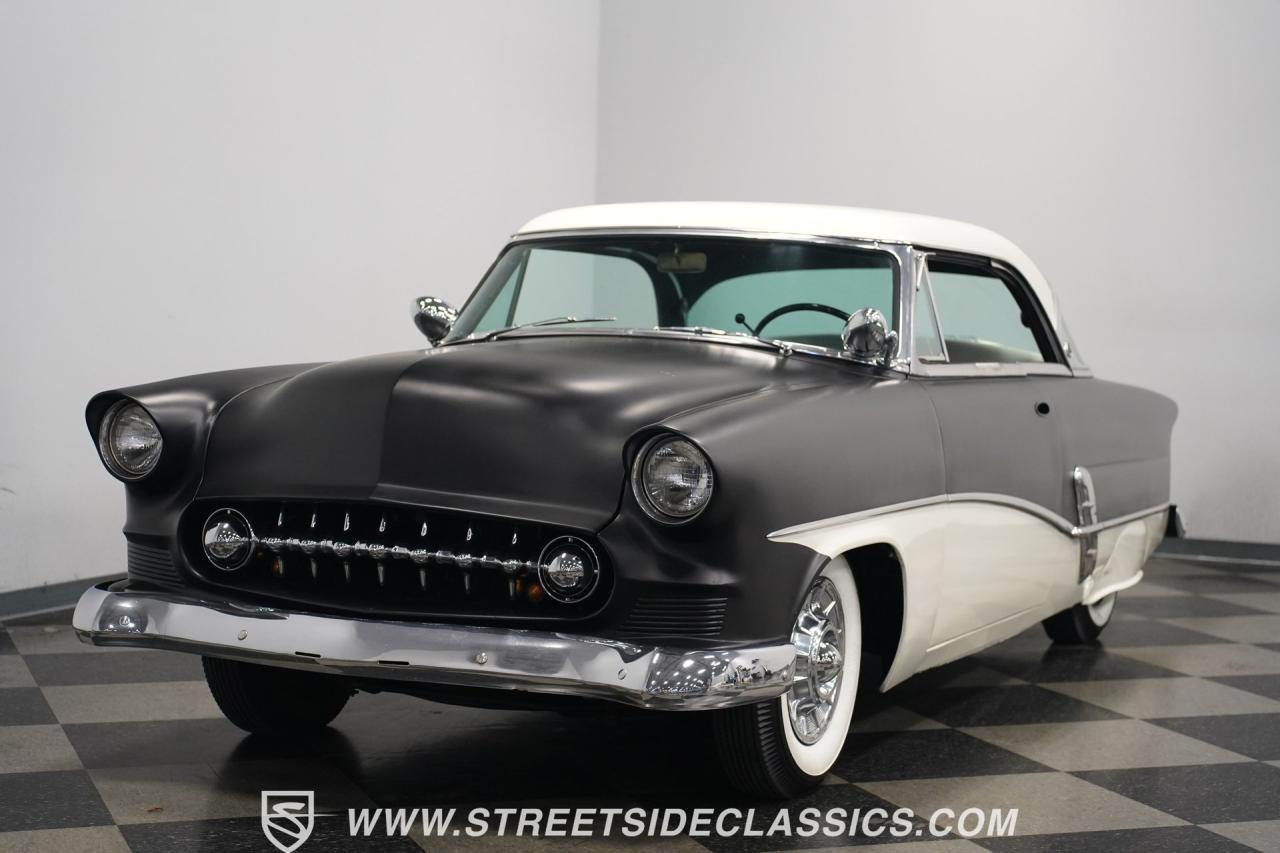 1953 Ford Crestline Victoria