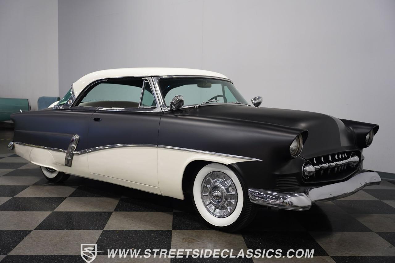 1953 Ford Crestline Victoria