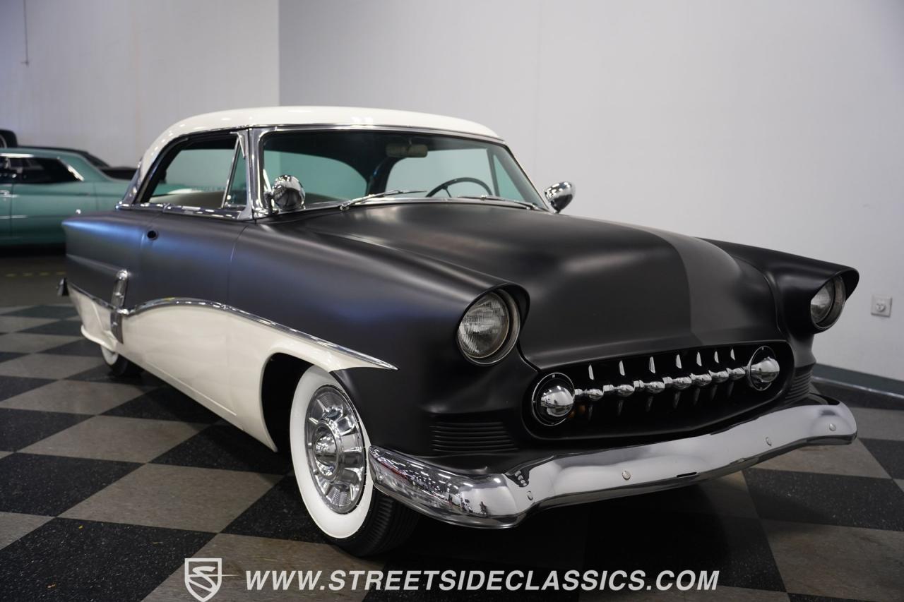 1953 Ford Crestline Victoria