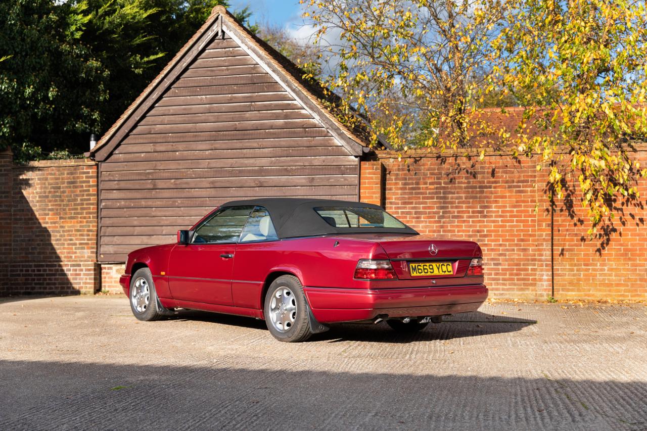 1994 Mercedes - Benz E220 Cabriolet