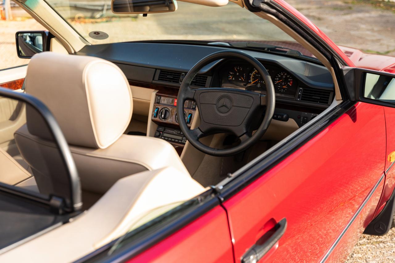 1994 Mercedes - Benz E220 Cabriolet