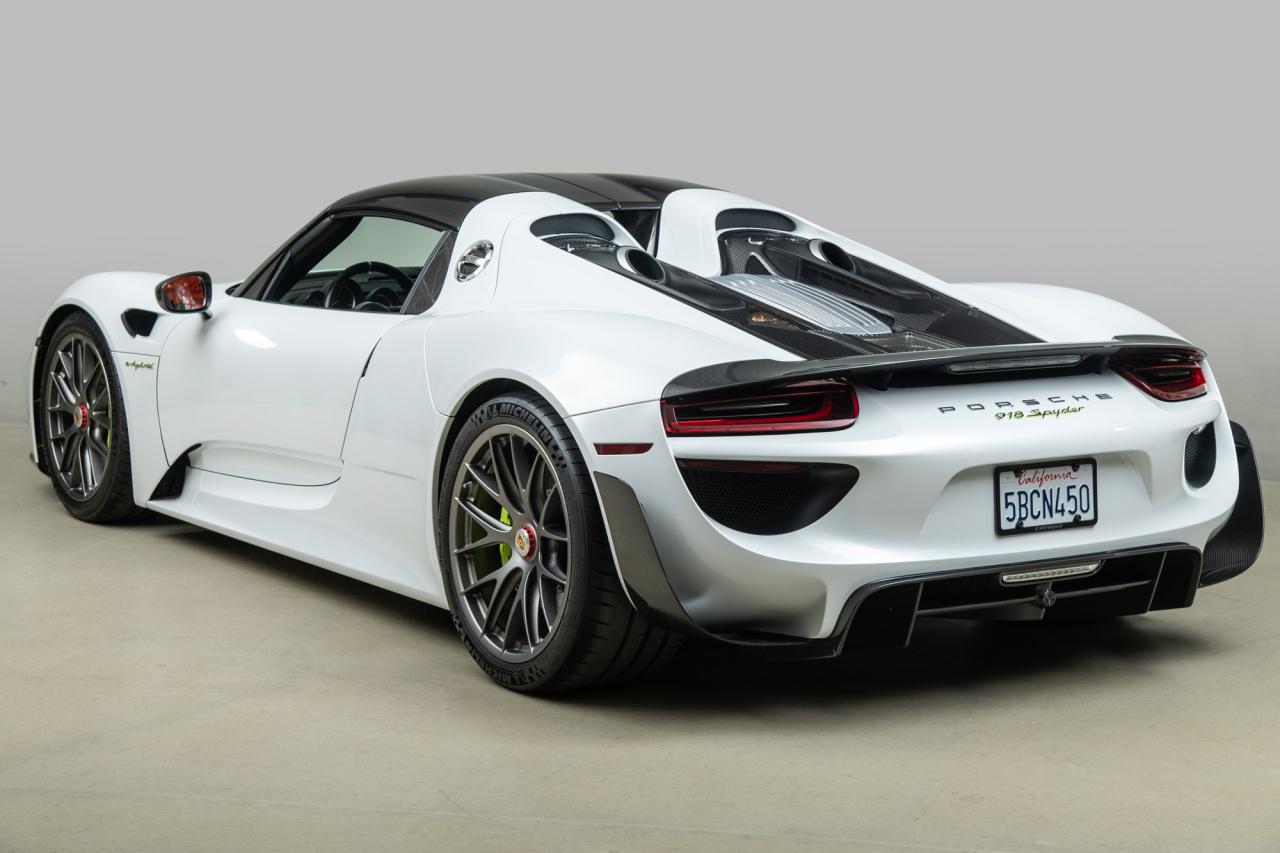 2015 Porsche 918 Spyder