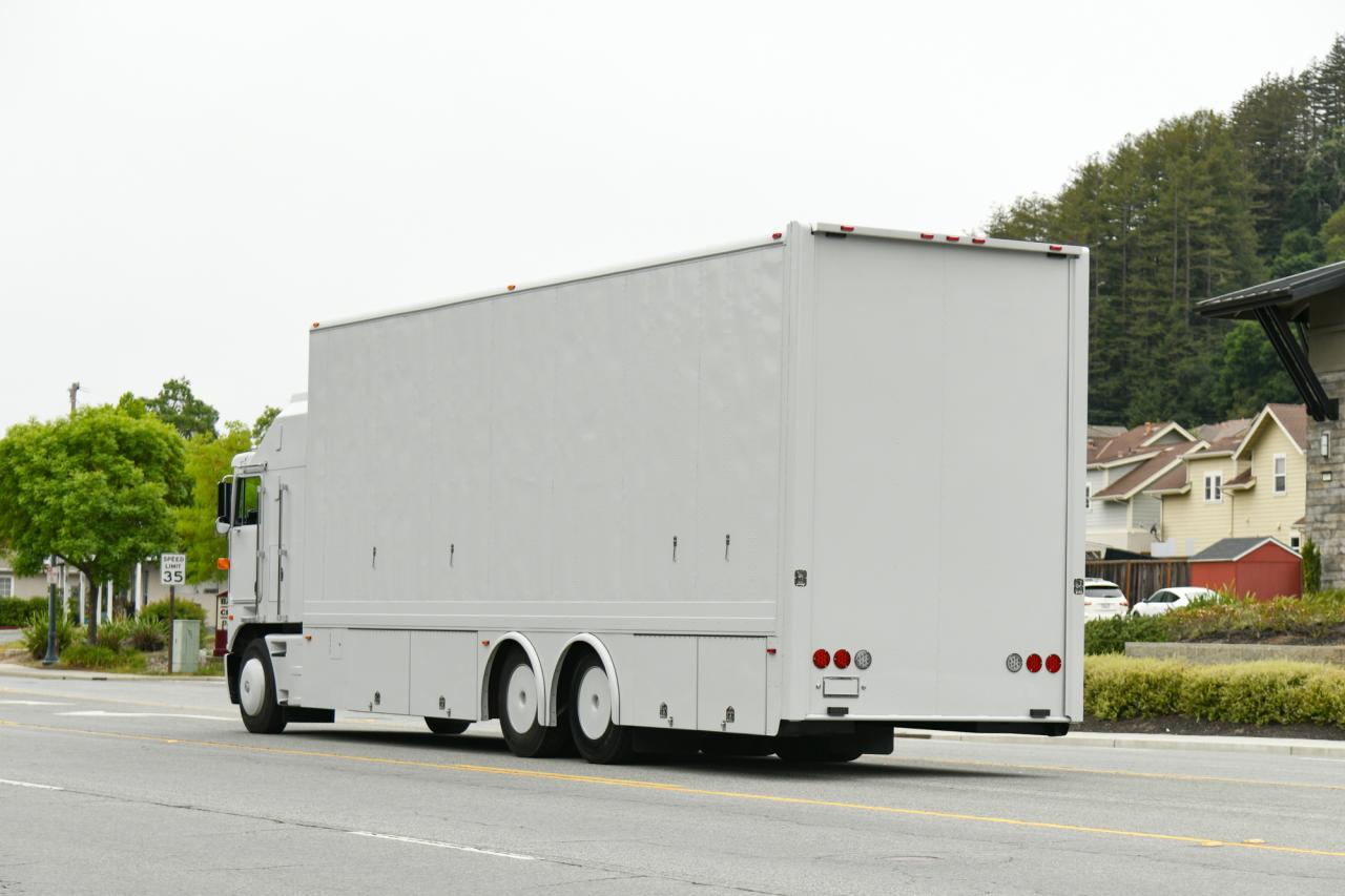 Concept/Canepa Design Kenworth K100 Custom Transporter