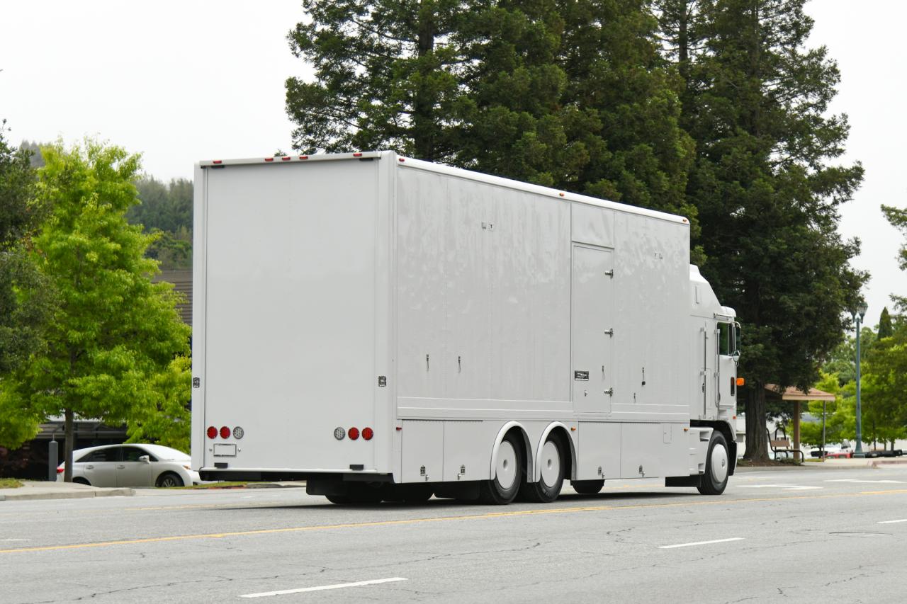 Concept/Canepa Design Kenworth K100 Custom Transporter