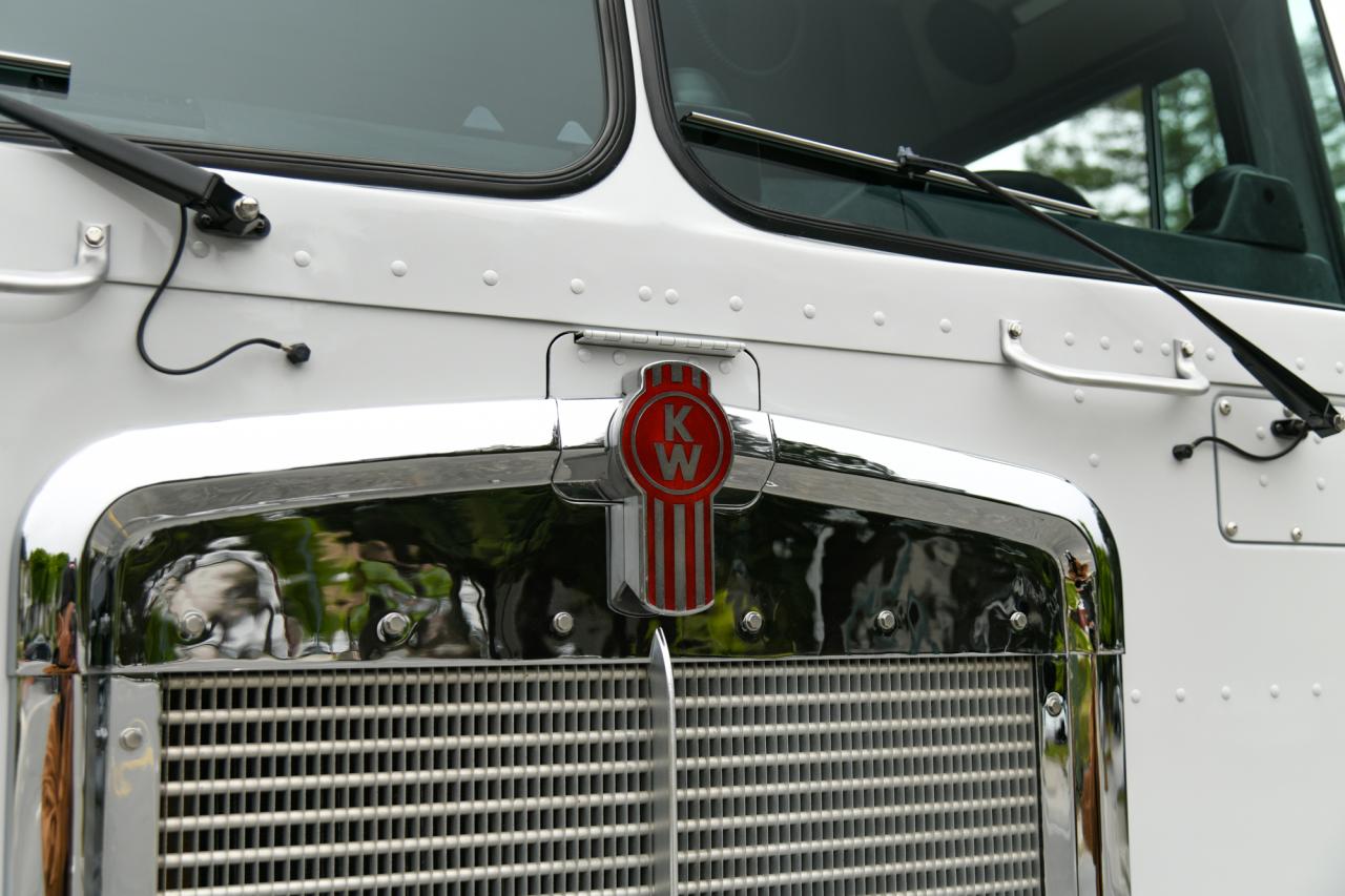 Concept/Canepa Design Kenworth K100 Custom Transporter