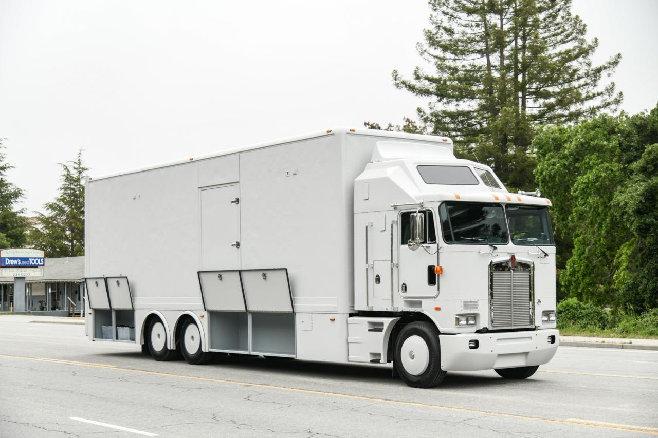 Concept/Canepa Design Kenworth K100 Custom Transporter