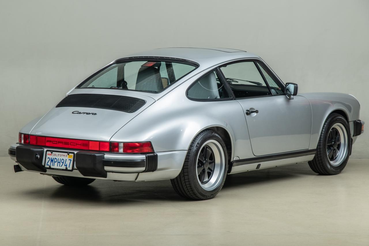 1988 Porsche 911 Carrera 