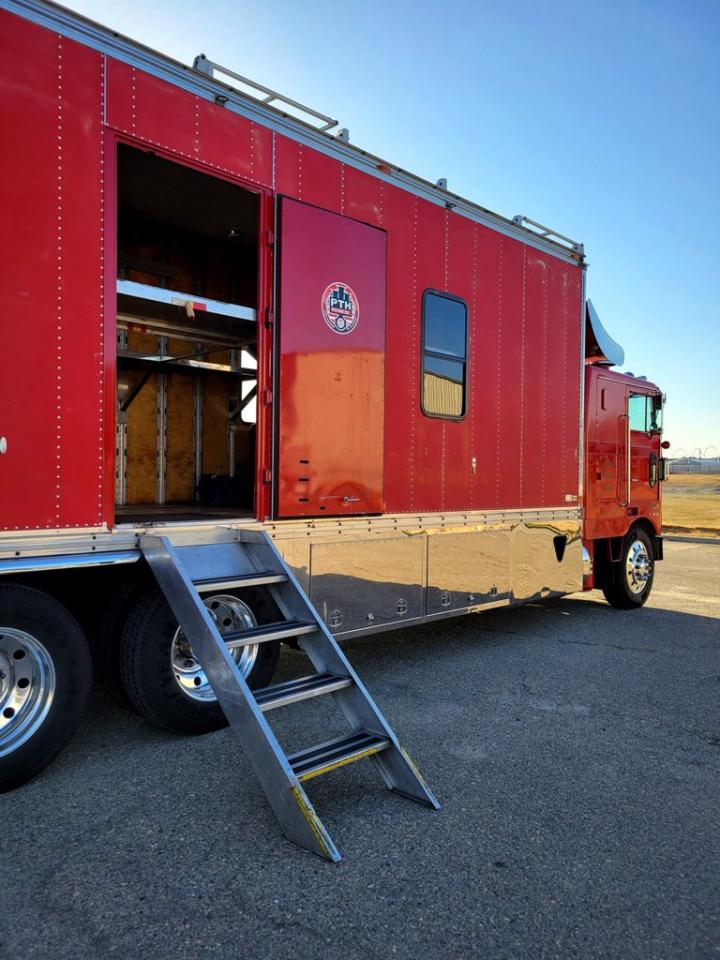 1980 Peterbilt Transporter